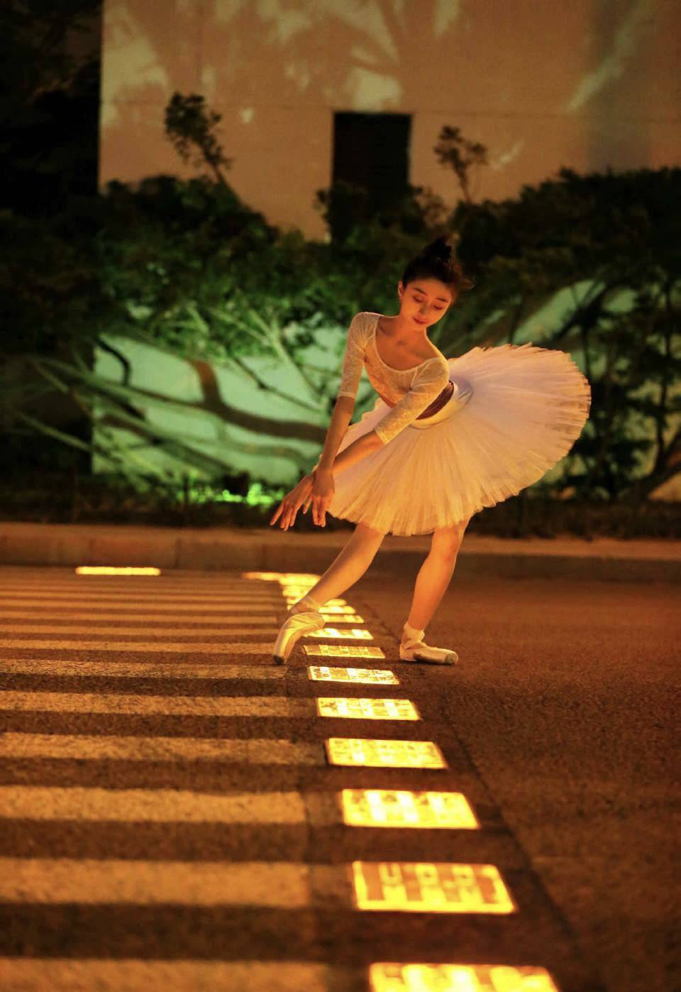 上海戏剧学院附属舞蹈学校校花 姜斯琛舞蹈功底深厚,夺目绽放_芭蕾舞