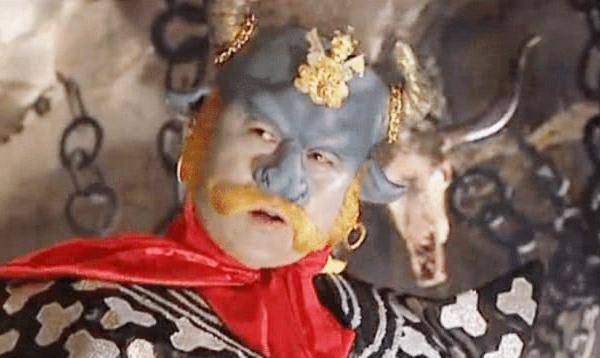 打算让哪吒父子打头阵,交手过程中让邓,张二位雷公趁乱劈死青牛精.