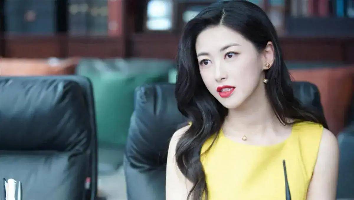 朱珠:家世显赫,与c罗传绯闻,却被陈楚河嘲笑?_事业_实力_背景