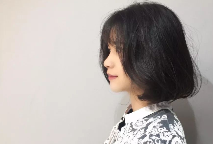 齐脖短发c勾烫,想要瘦脸的妹子来瞅瞅吧!_女生_齐刘海_圆脸