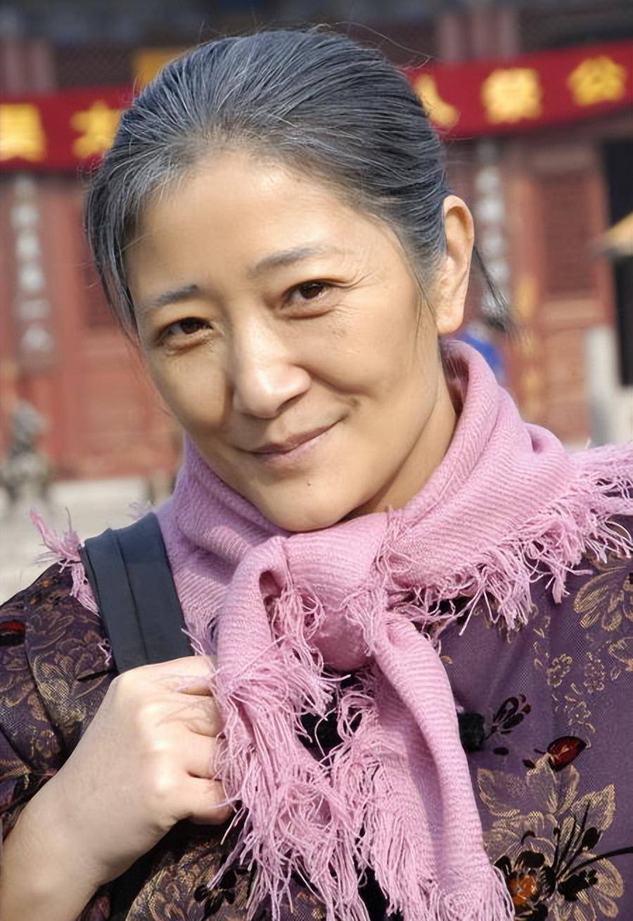 女星王亚军:我这辈子最正确的决定,就是在40岁高龄为丈夫生子