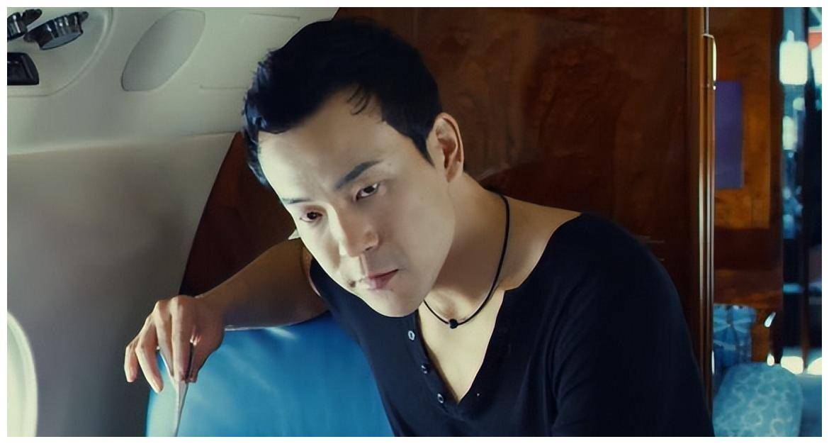 还不让人出戏.感觉他就是从冯远征版,整容成了廖凡版.