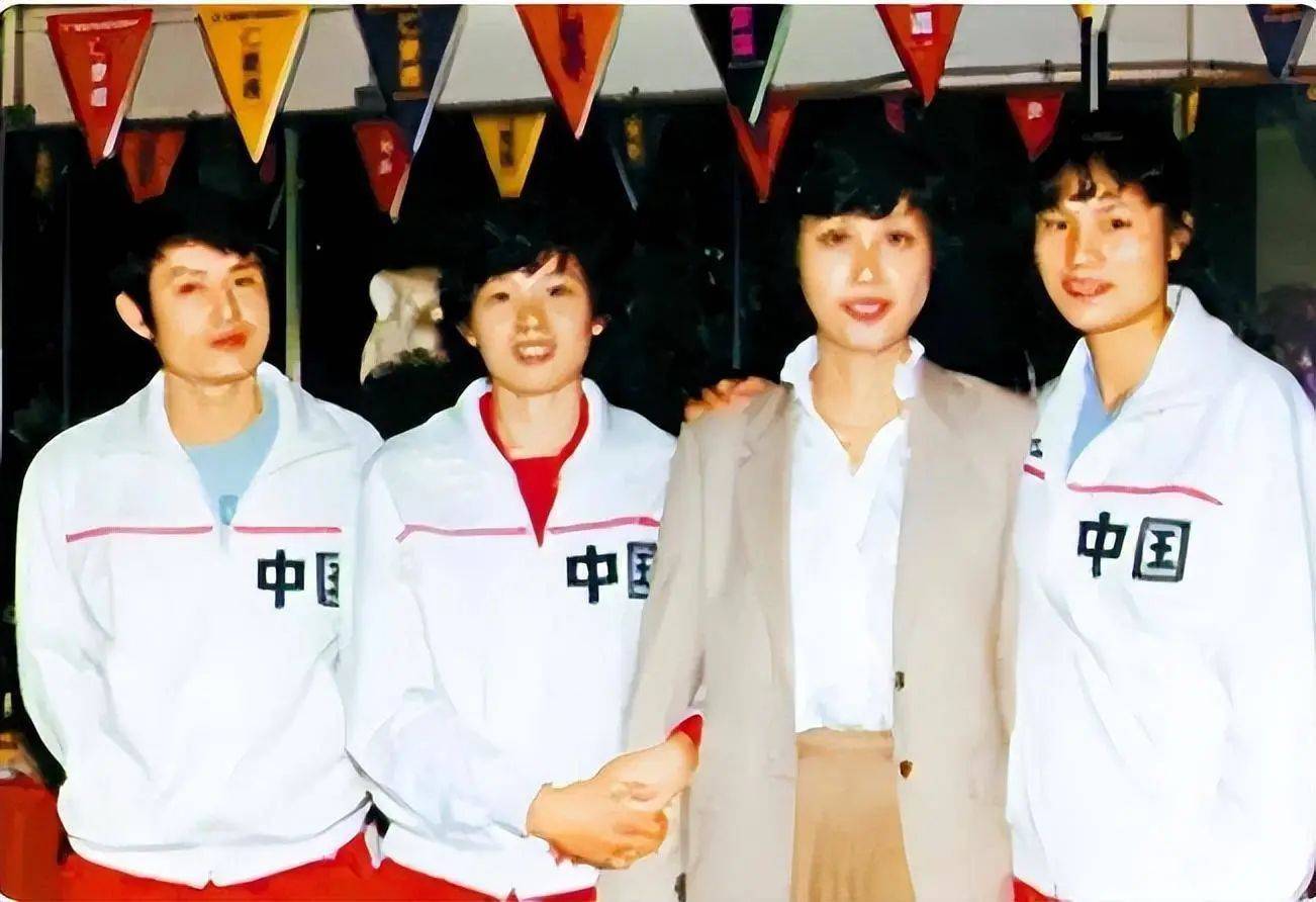 中国女排名帅邓若曾:当年下课与郎平有关,残疾儿子是他的痛_袁伟民