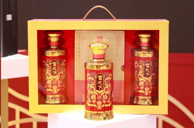 立足核心产区,享得天独厚酿酒优势提到中国酱酒便离不开茅台镇,这是一