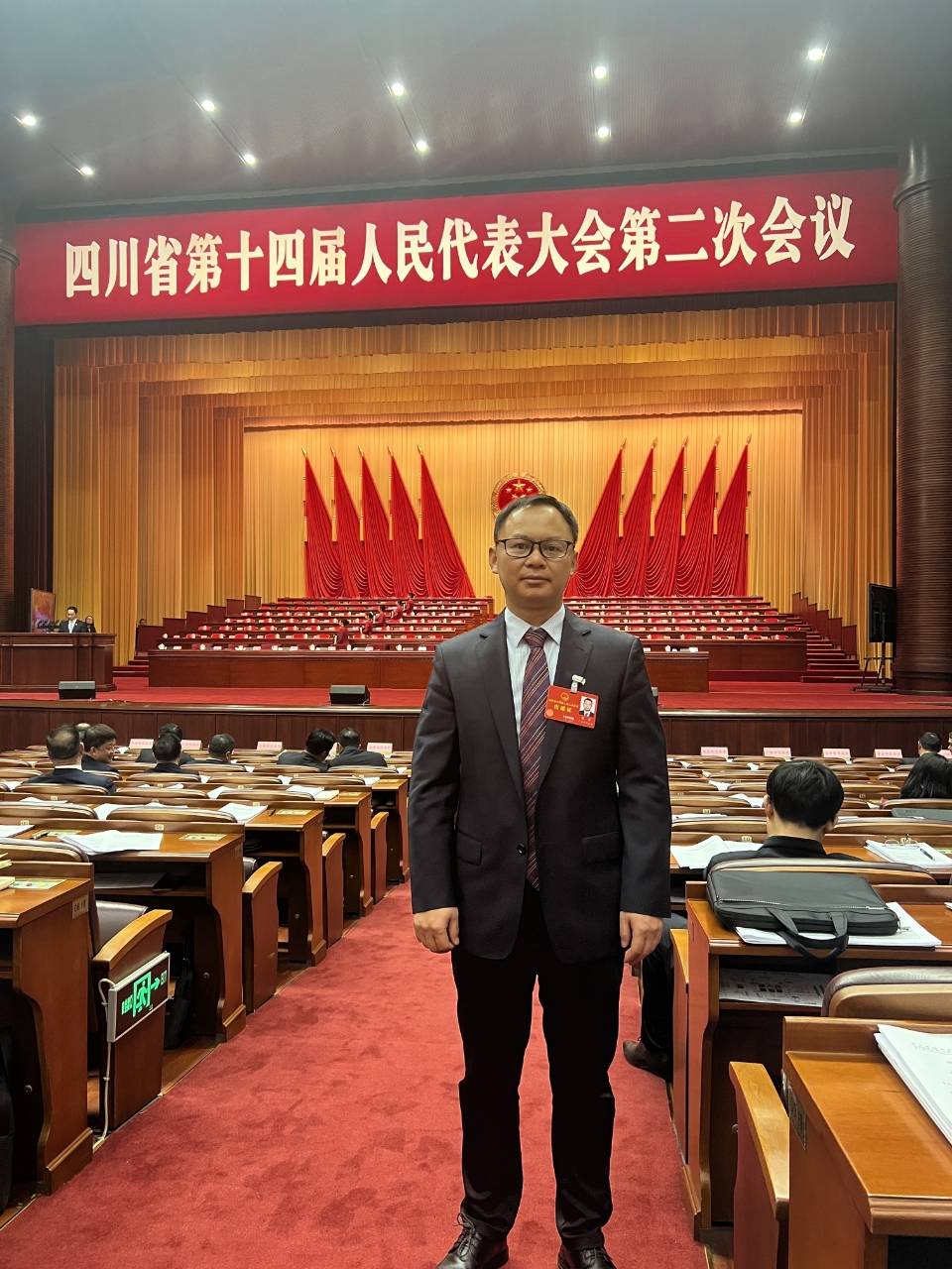 省人大代表,四川嘉陵江桐子壕航电开发有限公司水工专责工程师蒋勇