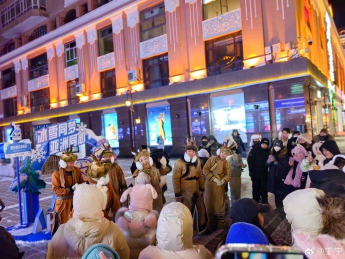 北京时间1月25日,乒乓球传来孙颖莎,丁宁,刘诗雯的新消息_比赛_外套