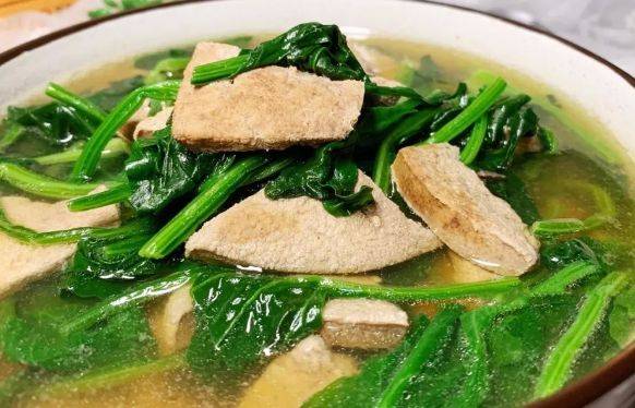 菠菜猪肝汤,鲜肉爽嫩,菠菜嫩滑_口感_营养_功效
