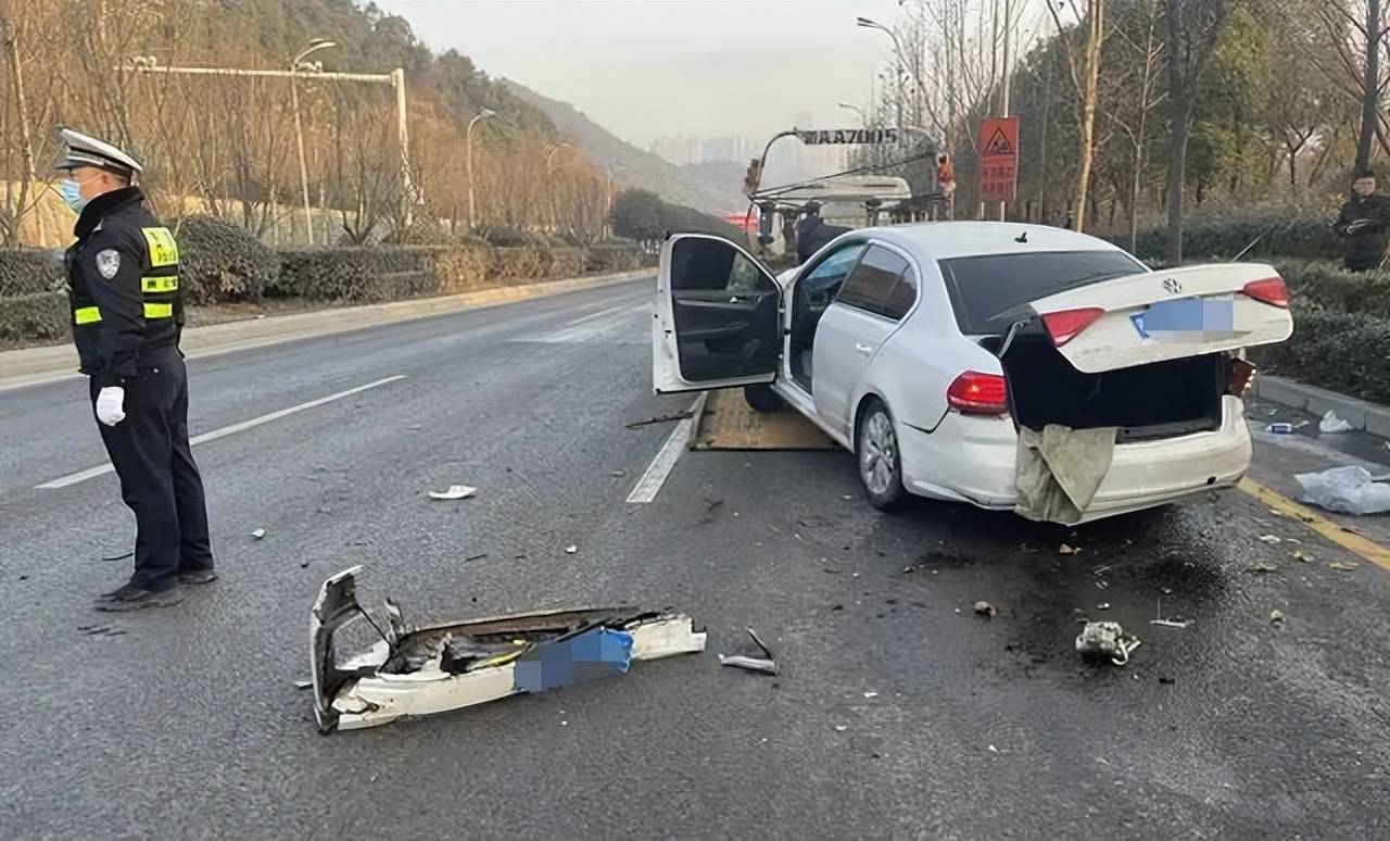 男子驾车全责撞死人,竟狂晒不被起诉书,还公然指