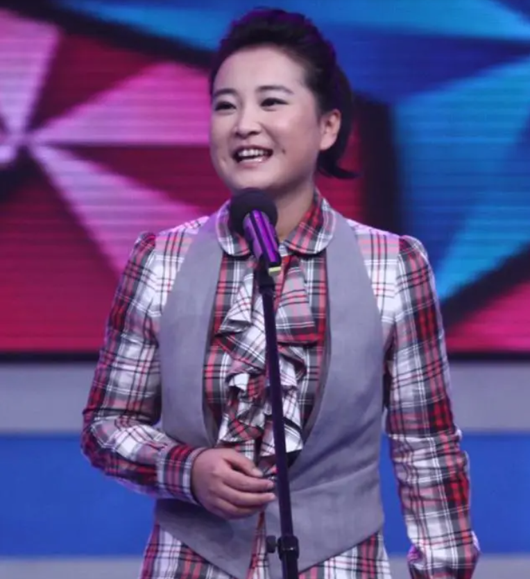 潘斌龙谈贾玲减肥:有两个教练跟着,瘦得跟上学时一样_电影_作品_网友