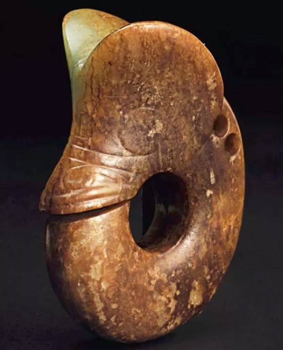 资讯:红山文化玉猪龙拍出1600万_征集_藏品_成交