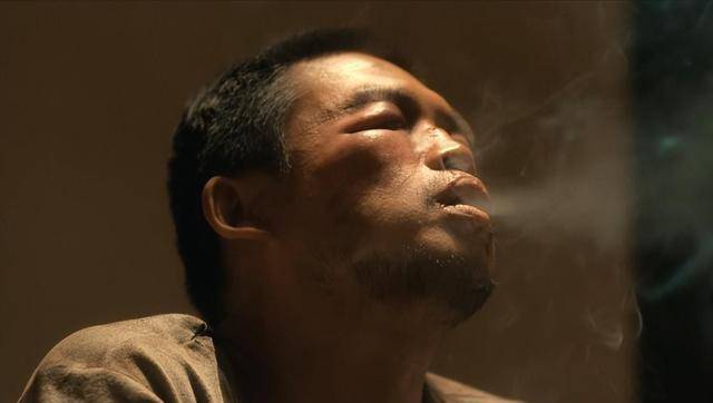 李小川在之前的作品中饰演过很多经典反派,在《三旅》中再次证明了