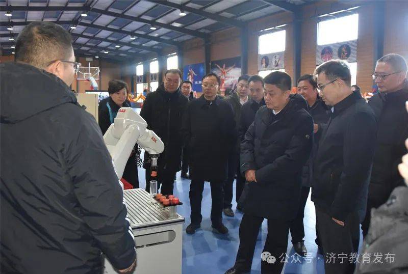 济宁市教育工作四季度现场观摩述职评议会议召开