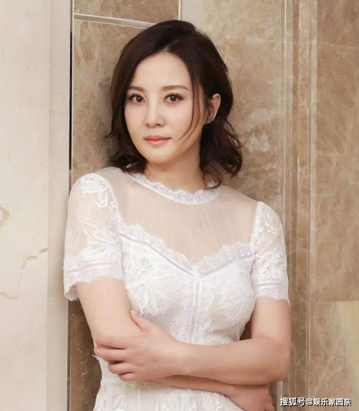 陶红这曲线太美了,顶不住啊!身材火辣,令人羡慕不已!_才华_演技_艺术