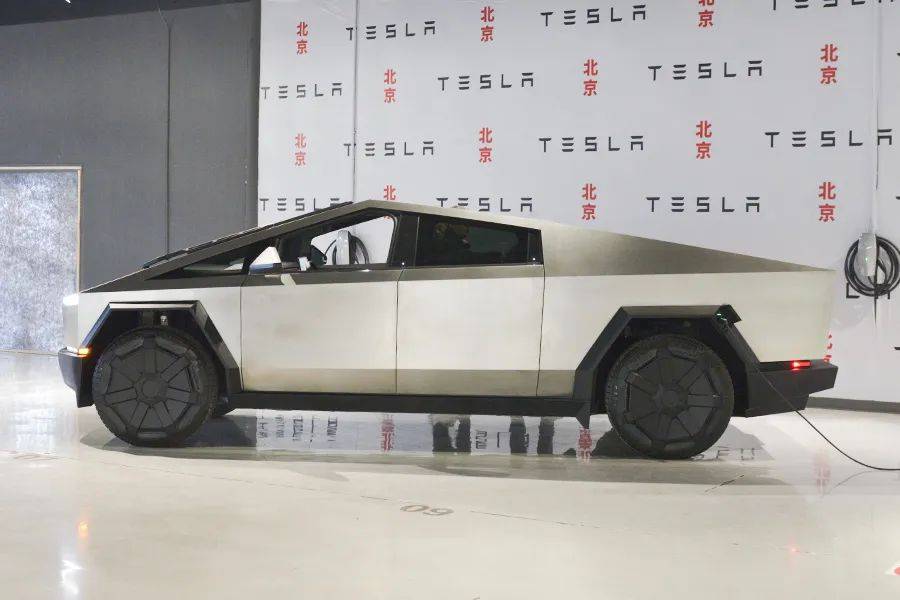 全身黑科技,特斯拉钢铁侠来啦!_搜狐汽车_搜狐网