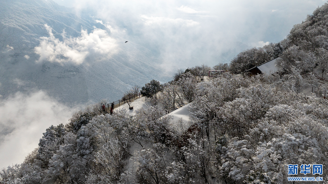 汉中龙头山雪景图片
