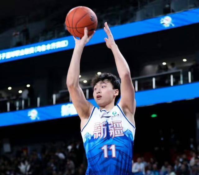 他单节13分闪耀cba,西尔扎提逆风11分,新疆逆转山东男篮赢未来_齐麟