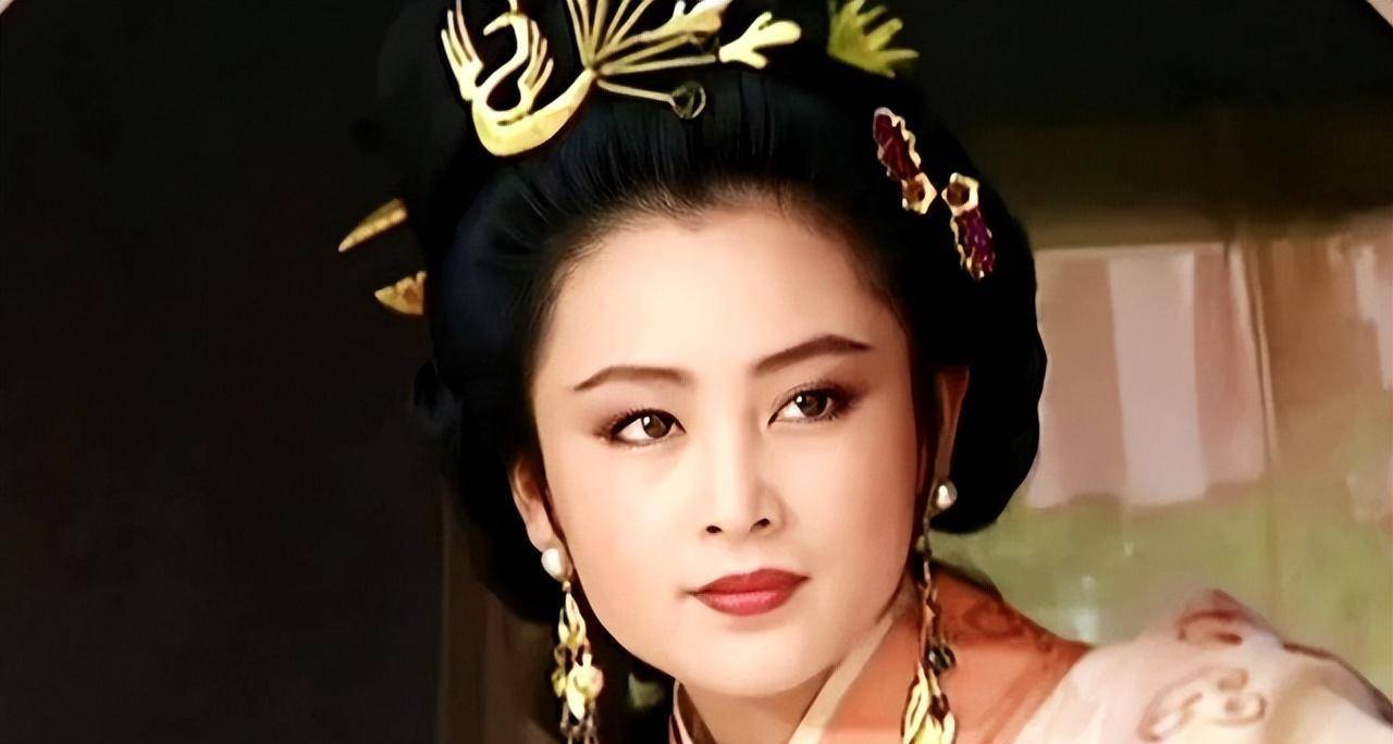 "大陆第一美女",嫁大16岁名导,婚后活成无数人羡慕的江湖人_陈红_角色