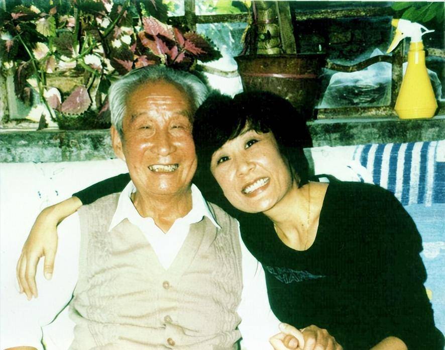 后来,她考上了冼星海在巴黎时所在的音乐学校.