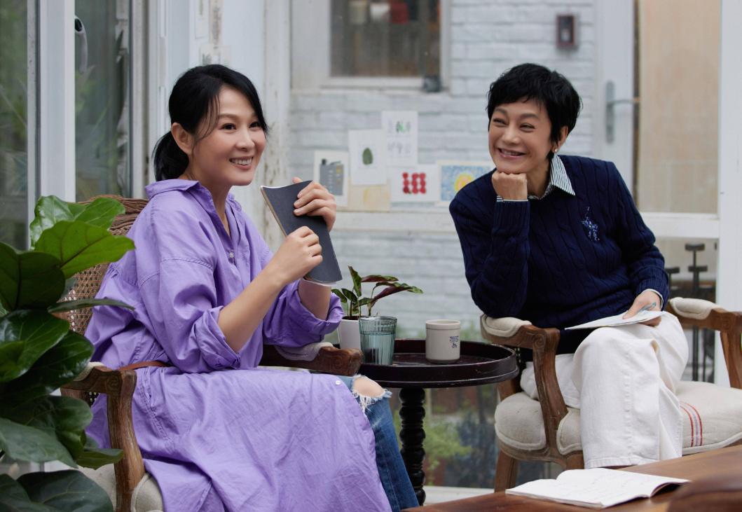 刘若英晒照为儿子庆生,一家三口赴台湾滑雪,小儿子越长越帅_故事_母亲