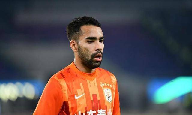 好消息!归化前锋德尔加多有望续约山东泰山一年,或参加世预赛_赛季_内