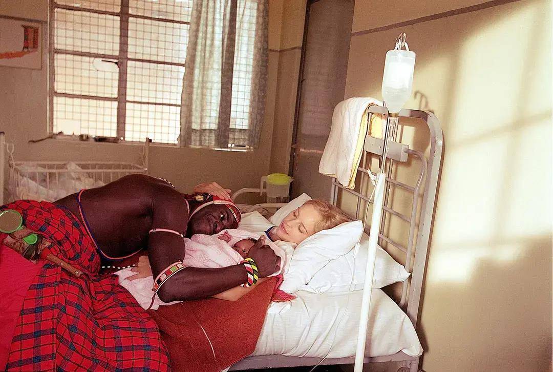 跨文化交际视角下,电影《白色的马赛女人》中的悲剧爱情_卡罗拉_主人