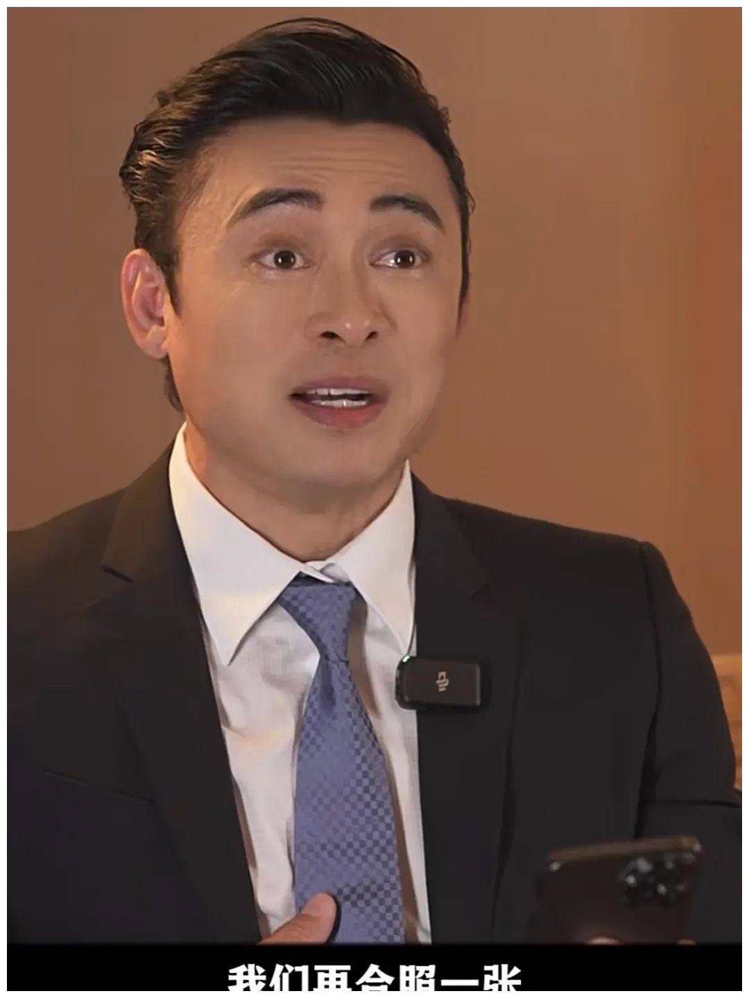 樊少皇回应和周润发40年前合影,提出过分要求,还自曝他爸身份_照片_樊