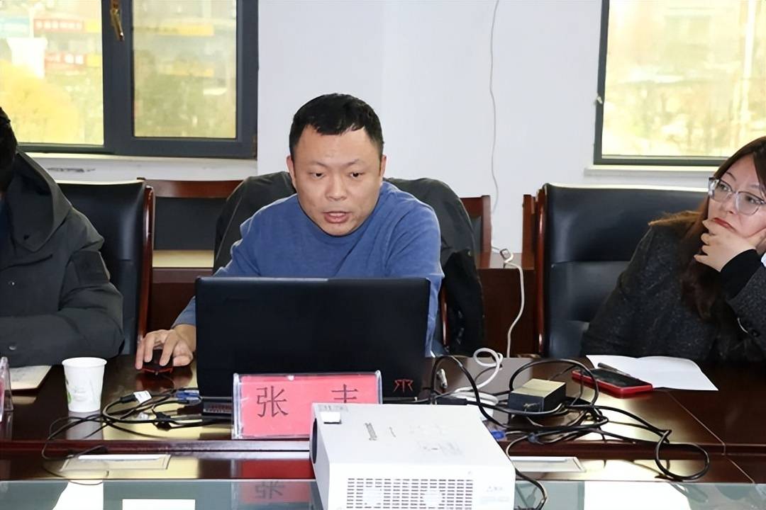 夏邑交通运输局召开夏邑县城区至车站镇区道路扩建工程设计方案论证会