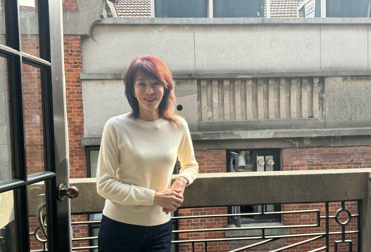 郑裕玲打卡肖战上海大屏 曾多次表达对其的欣赏_娱乐