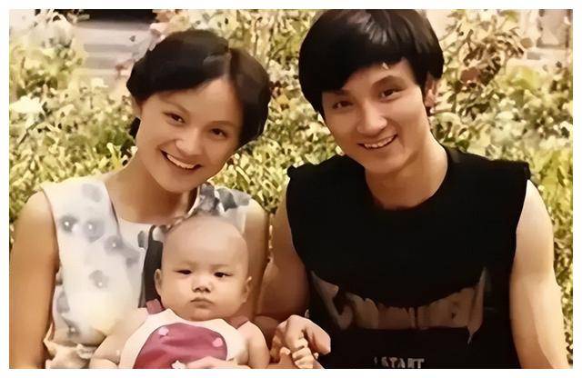 杜玉明:12岁与妻子相识,婚后生一子,妻子喜欢我光头_故事_支持_感情