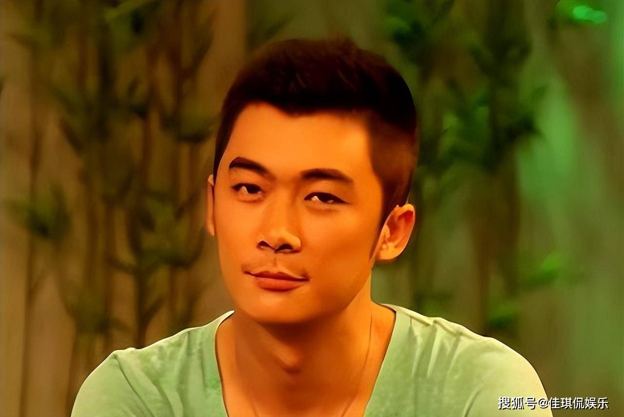 被郑晓龙"骗"上不归路,坑了周迅赵丽颖,却当上了小