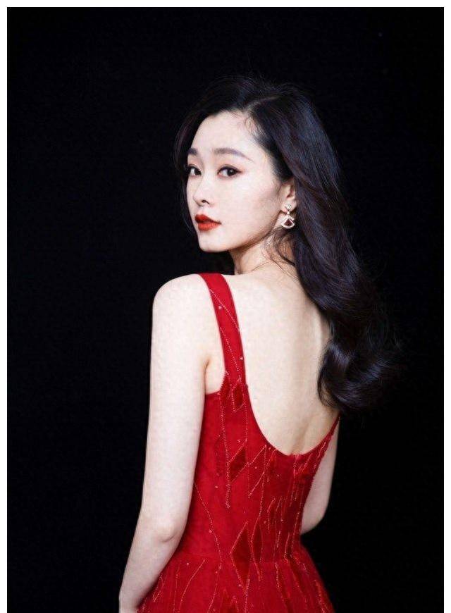 宋轶回新加坡,探亲归来!抱娃照曝光,大家惊叹一家人的厉害!