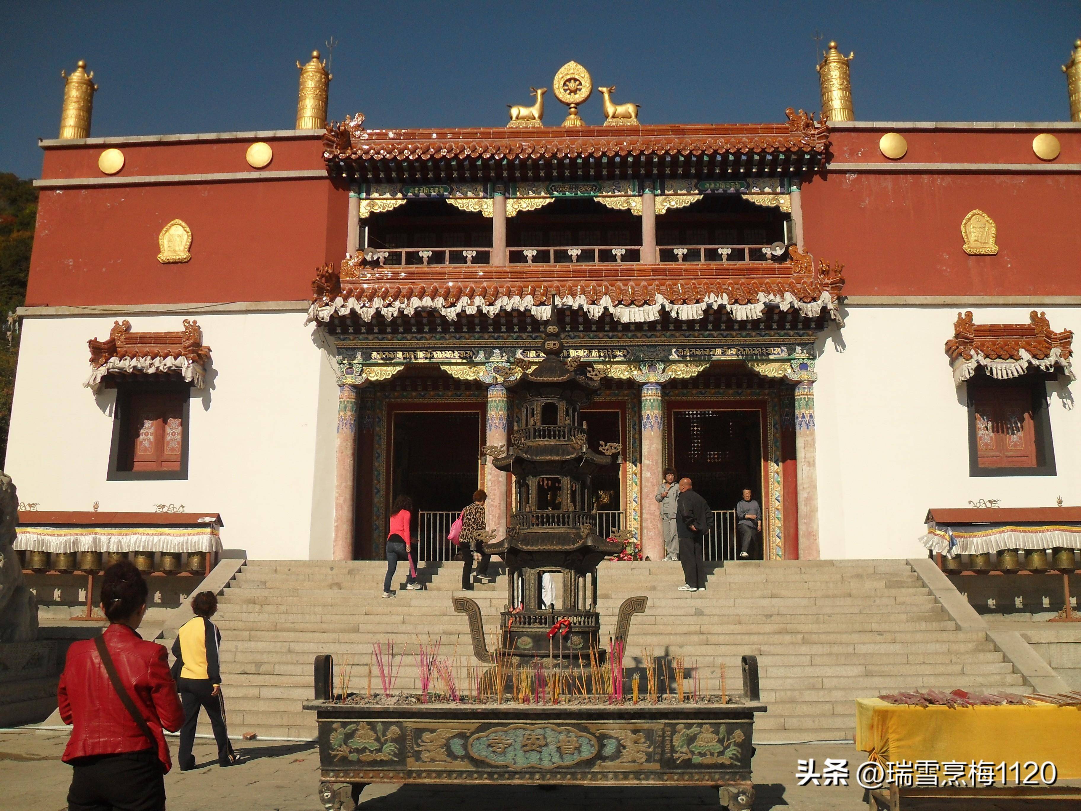 阜新海棠山普安寺15.喇嘛寺的本堂有些像阜新海棠山普安寺16.
