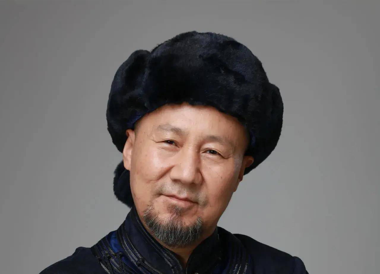 腾格尔现身湖北卫视春晚:草原之声的激情绽放,传承草原音乐_表演_观众