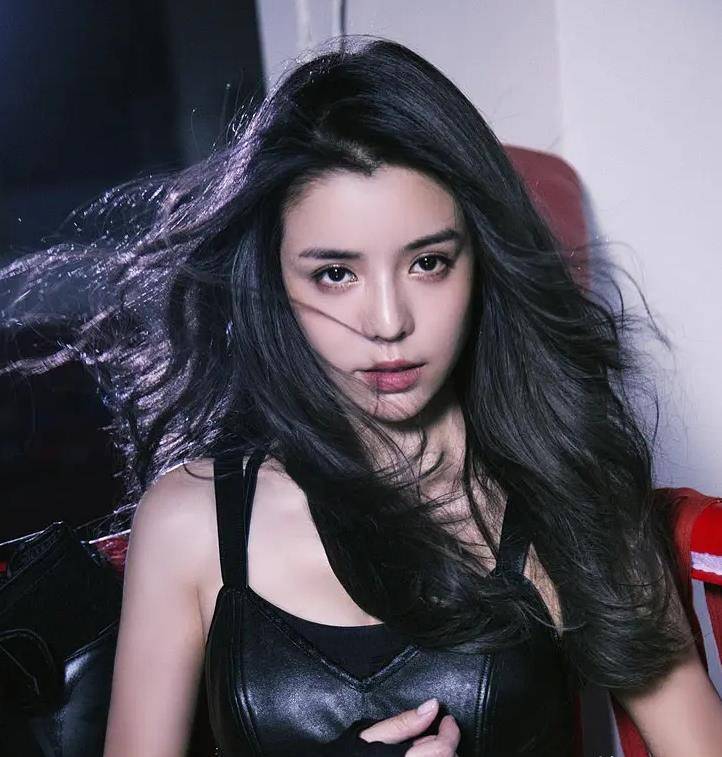 女海王,风流尼姑,小鲜肉收割机,港台6大彪悍型恃靓行凶的女星_谢婷婷