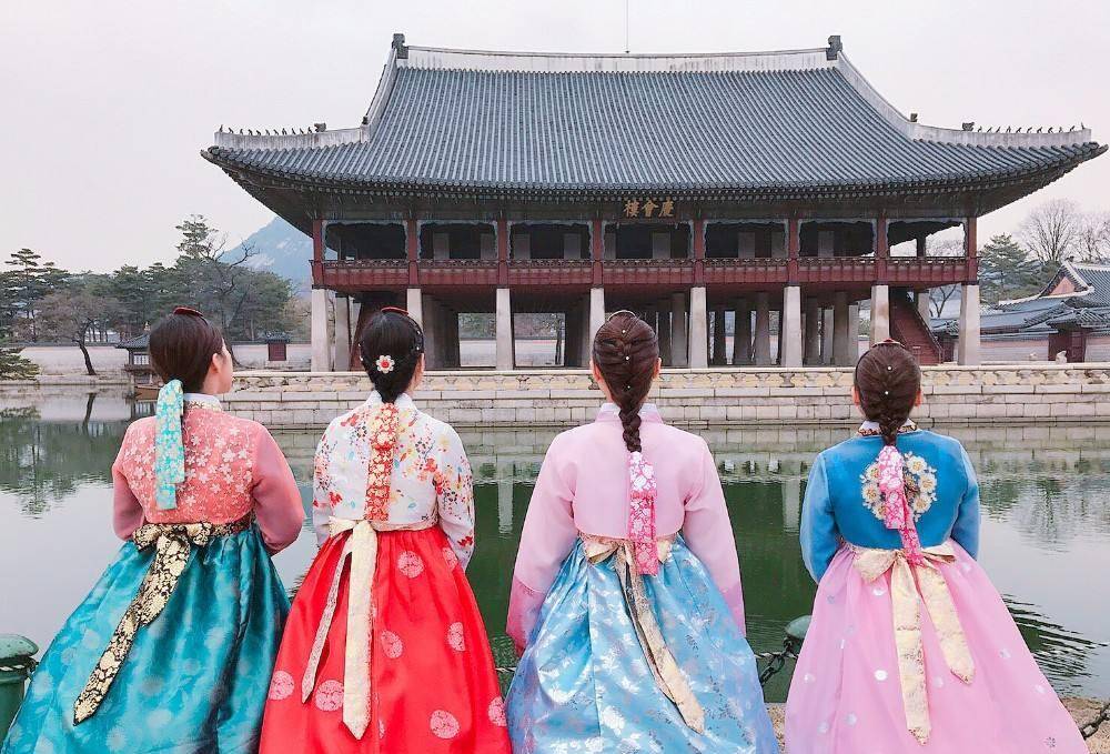 美媒夸赞中国汉服,韩国网友玻璃心又碎了,碰瓷行为令人大开眼界_杂志