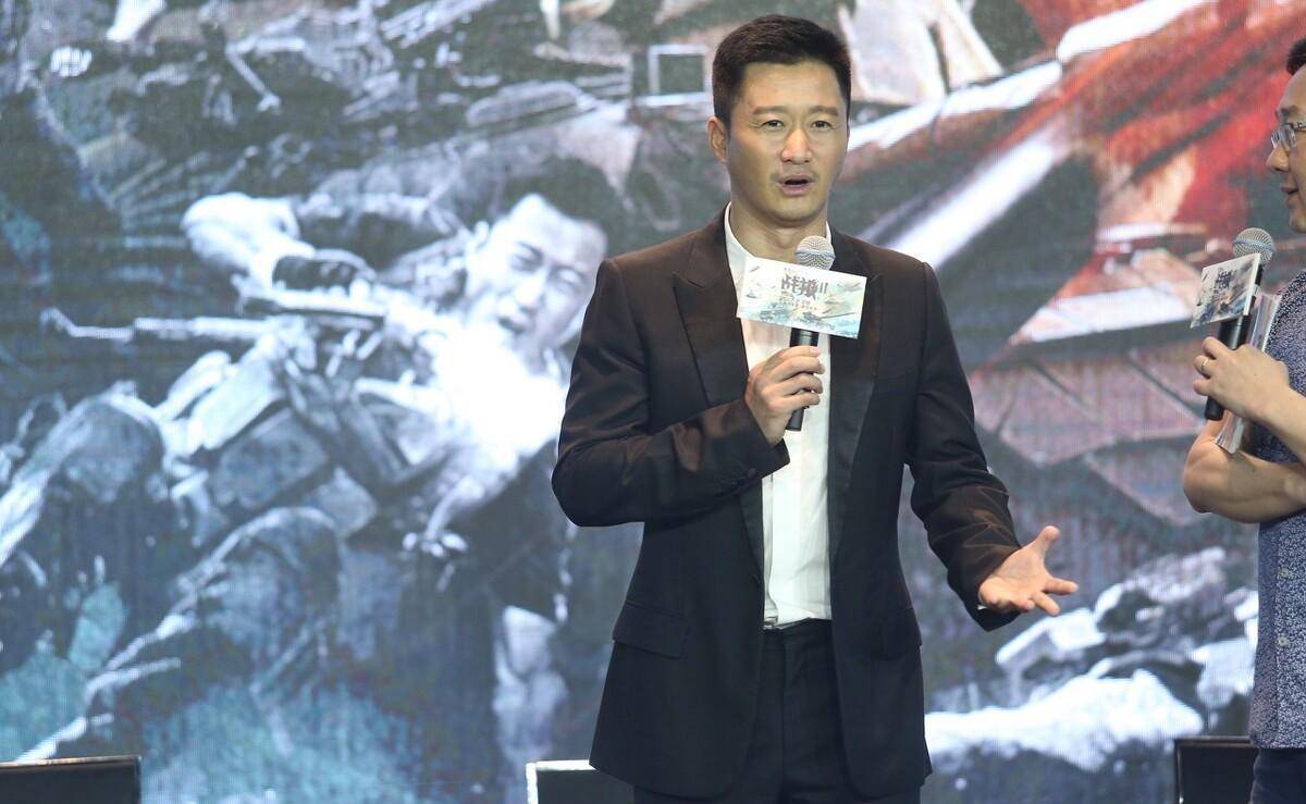 而吴京也是开了一家面馆,生意也是非常好,但是他们的定价,却遭到很多