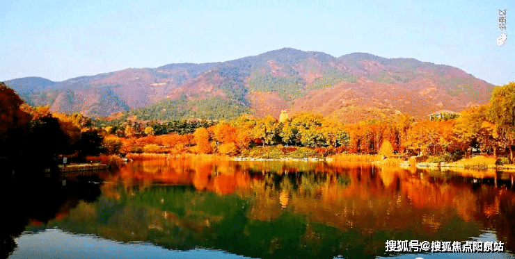 基地距離北京植物園0.4 公里,距離香山公園東南門1.