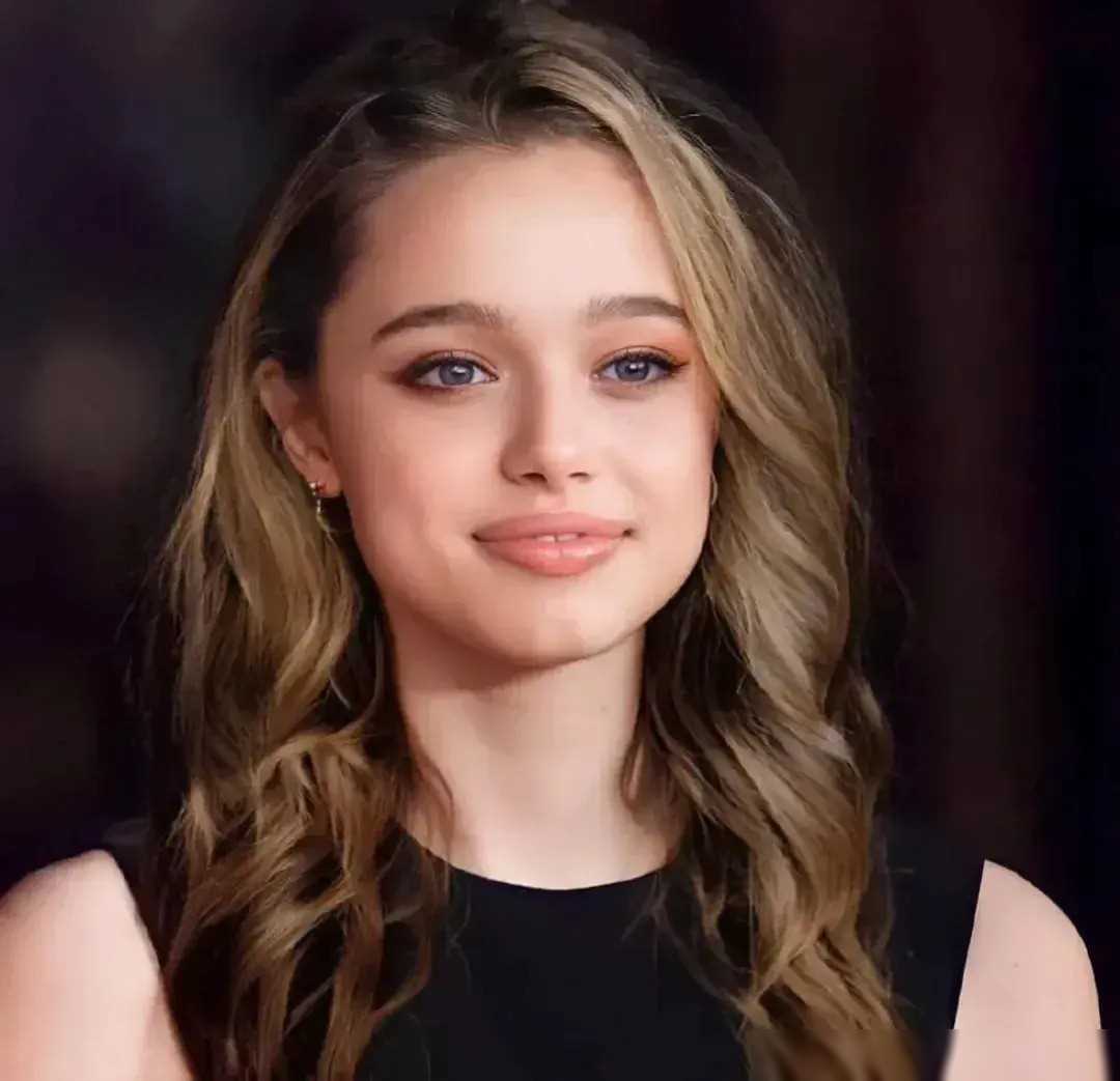 安吉丽娜朱莉和皮特的女儿太漂亮了!