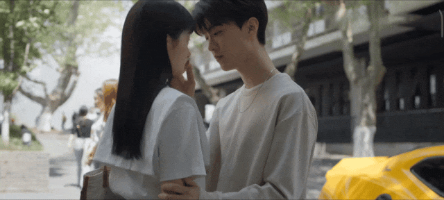 同样是国民闺女,范丞丞"谈恋爱",杨紫关晓彤差距一目了然_黄瀛子_谢乔