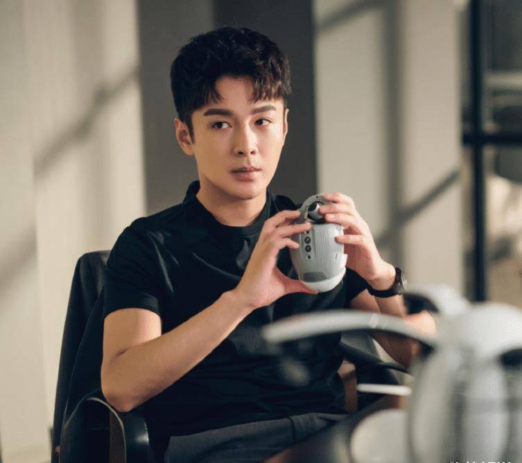 《一千零一夜》的陈默,时隔3年后,还出演《欢乐颂3》男主之一_张昊唯