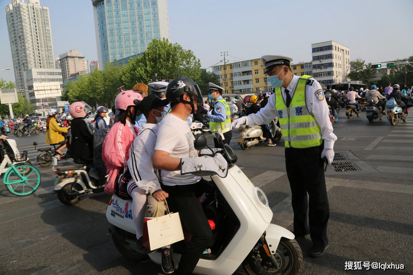 臨近春節,電動車迎