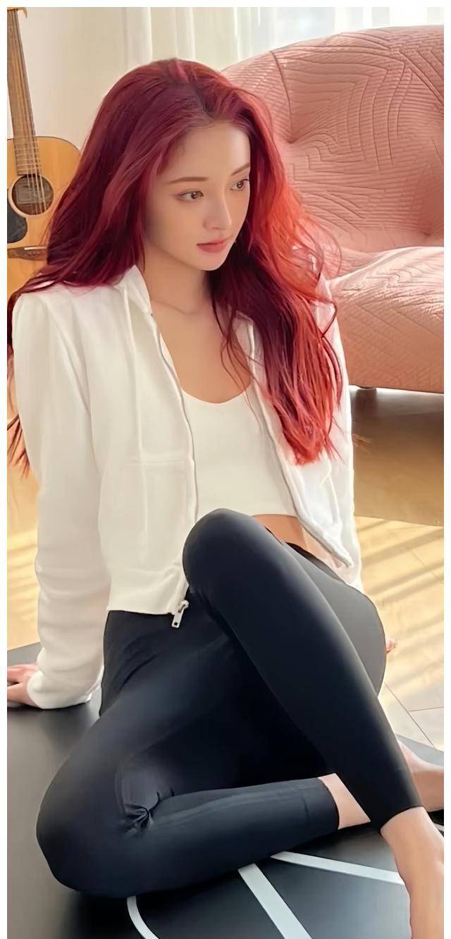 周洁琼瑜伽:养成新一代女神,身材亮眼!