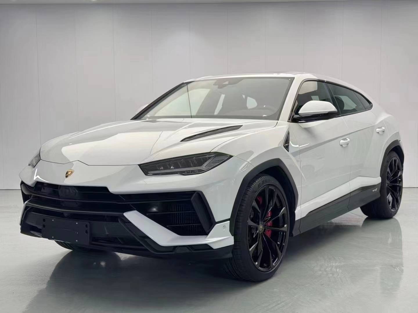 准新24年兰博基尼urus s,动力小幅提升,造型更激进