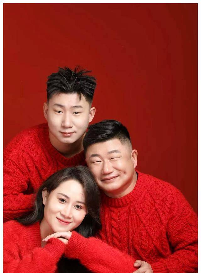 赵本山徒弟董三毛再婚宣布,前妻刘丹展现好心情,晒出美照!