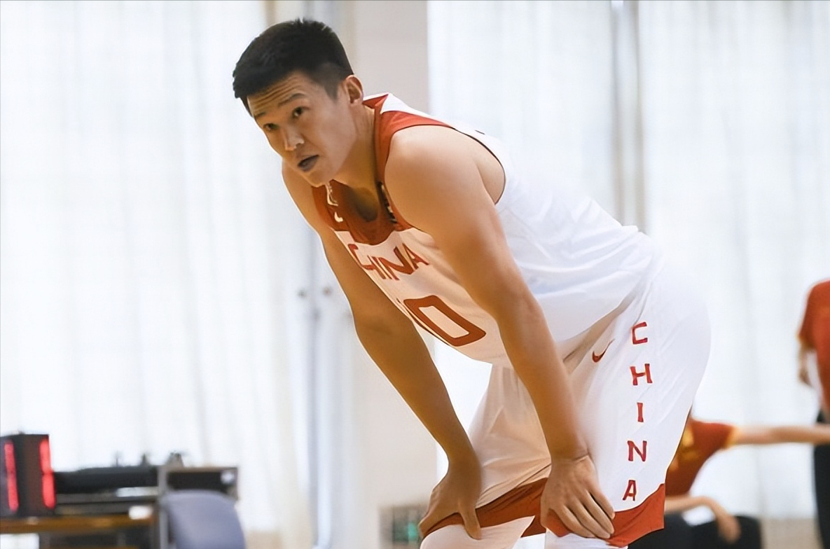 与此同时,周鹏也没有忘记自己的本职工作,虽然年龄的增长和伤病的影响