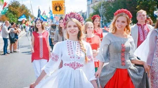 女多男少引发了三个社会问题,白俄罗斯如何处理?_人口_女性_男性