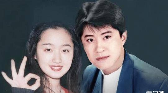 歌手有很多,但是他的人气最为火爆,当时的他和杨钰莹合称为"金童玉女"