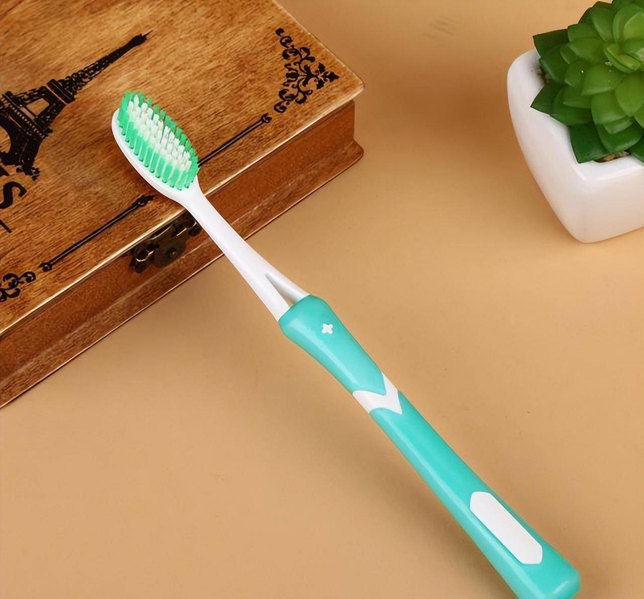 那时候的牙刷是用什么制作的呢?