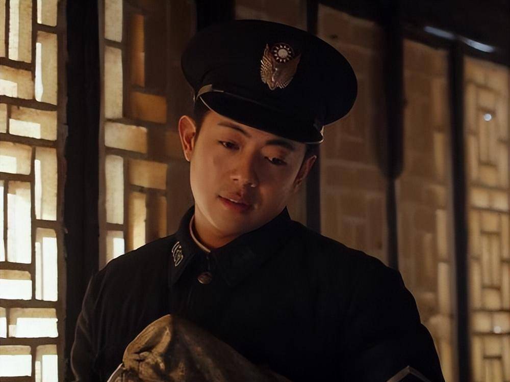 曾经跟曹颖一起主持过节目,2010年,他考上北京电影学院,和张一山,杨紫