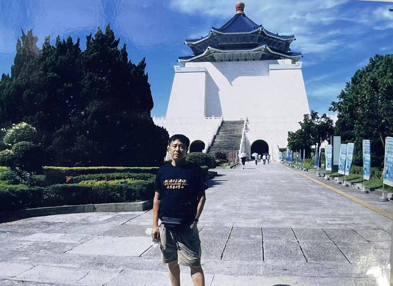 院李展曾担任过两届南宁黄埔后人联谊会副会长,父亲李彦和他的故事